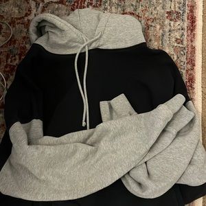 Brandy Melville sweatshirt